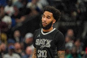 抗压能力不行！尚帕尼绝平罚球不中 14中5拿下14分7板1断